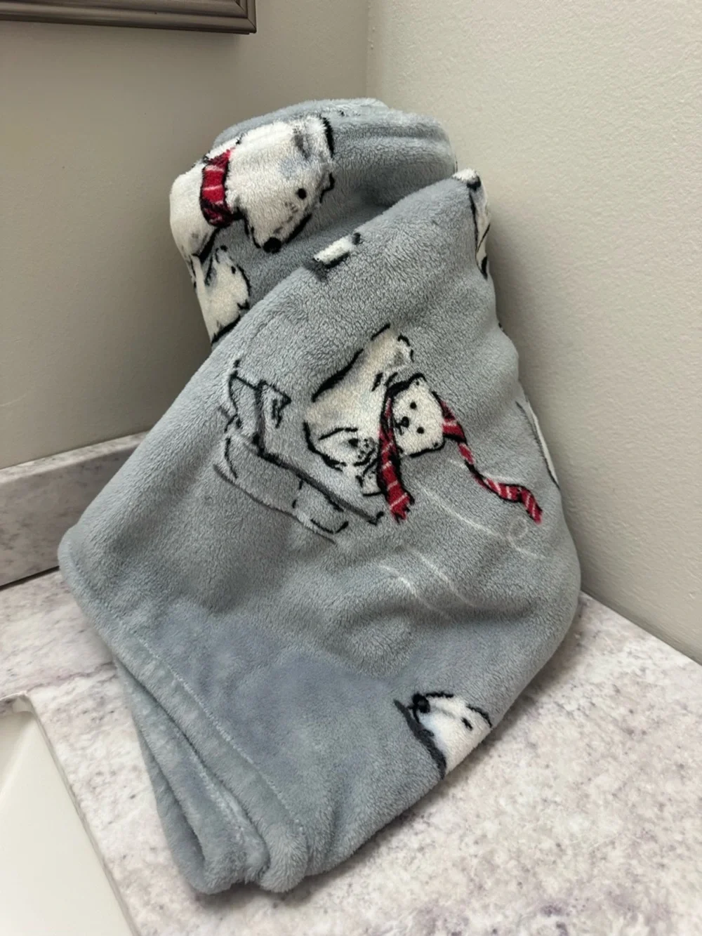 Vera Bradley Beary Merry Fleece Polar Bear Throw Blanket